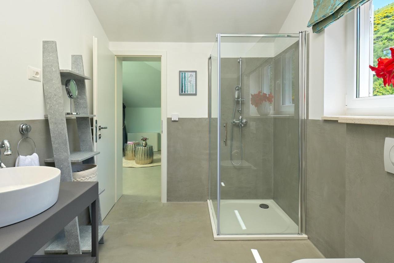 Holiday Home Plasa Zrnovnica Exterior photo