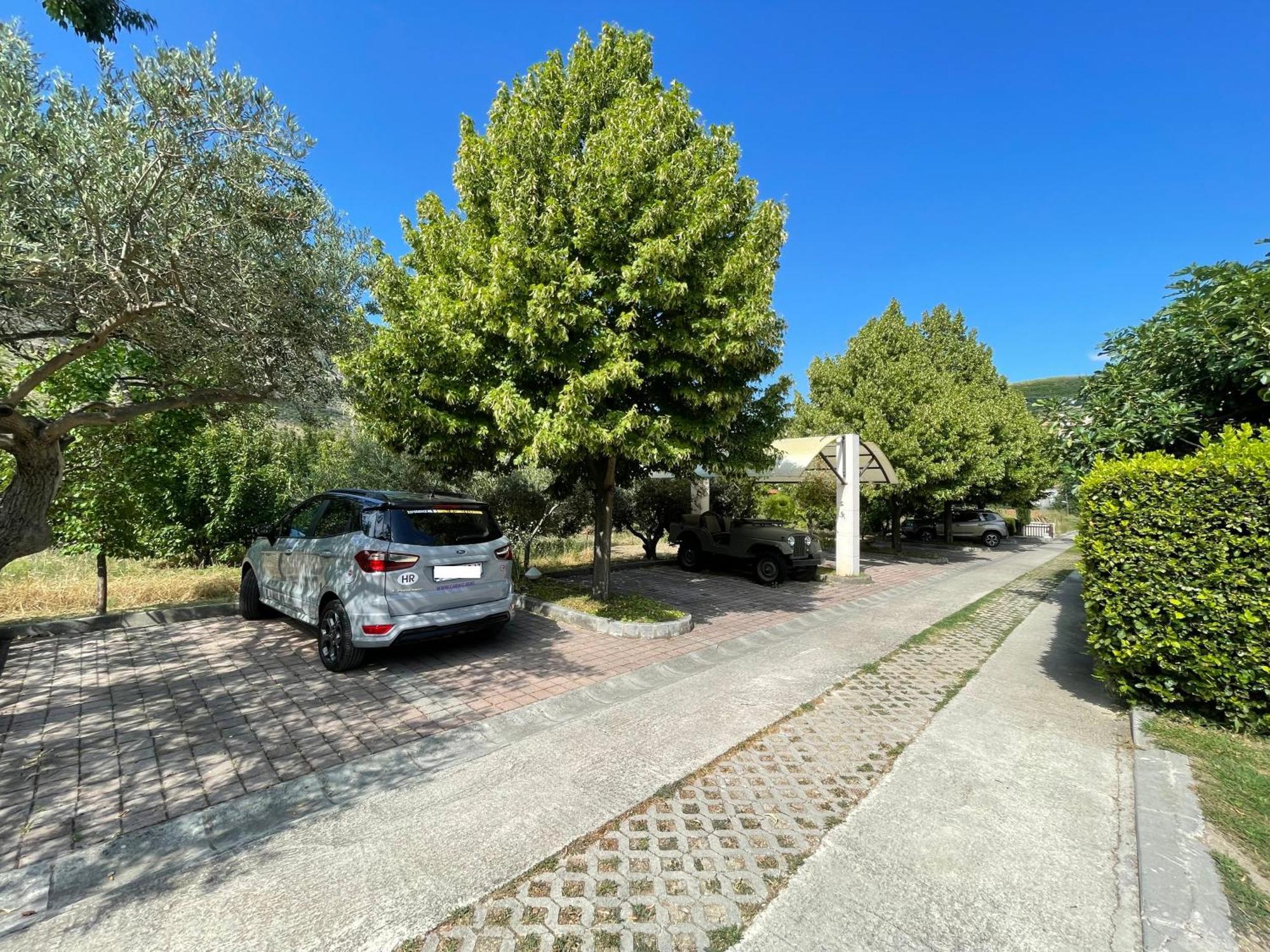 Holiday Home Plasa Zrnovnica Exterior photo